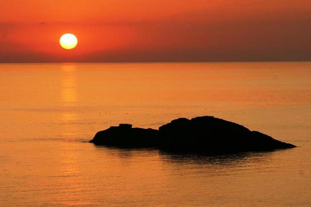 Appartement Le Terrazze Sul Mare à Isola di Ustica Extérieur photo
