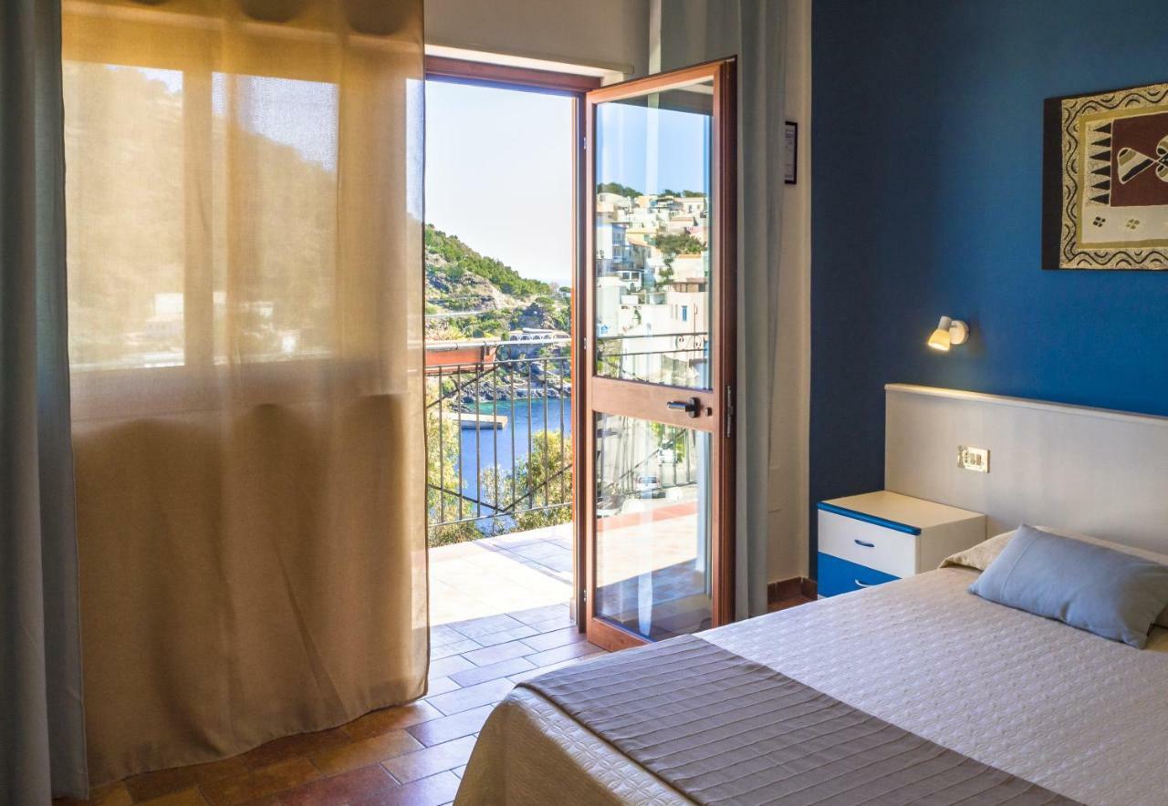 Appartement Le Terrazze Sul Mare à Isola di Ustica Extérieur photo